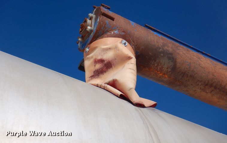 image for item DP0396 2006 Hensley  feed delivery trailer