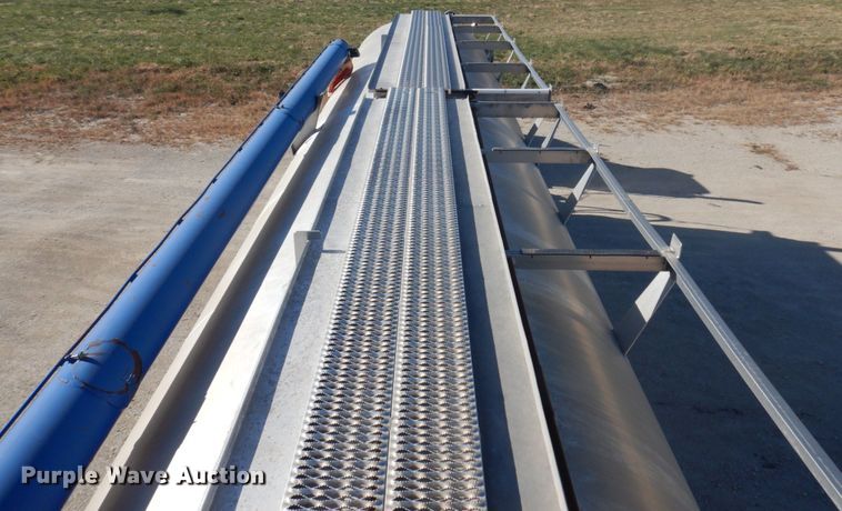 image for item DP0396 2006 Hensley  feed delivery trailer