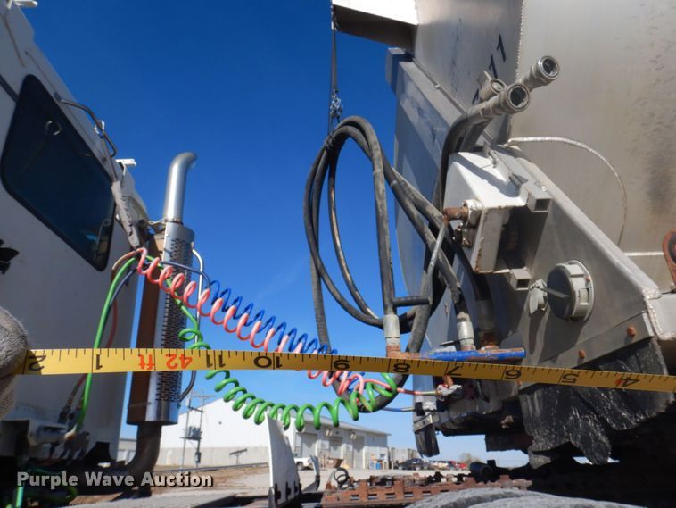 image for item DP0396 2006 Hensley  feed delivery trailer