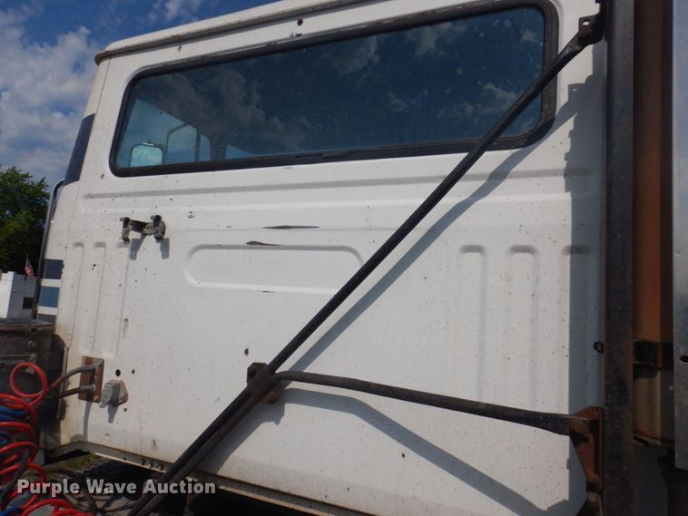 image for item DP5625 1980 White Road Boss 2  semi truck