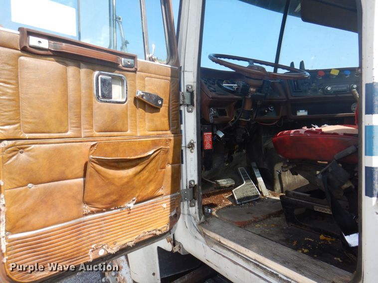 image for item DP5625 1980 White Road Boss 2  semi truck