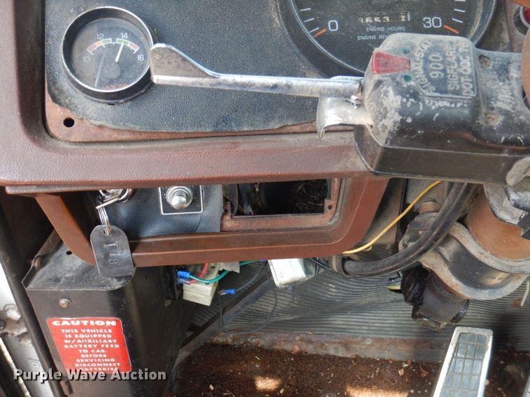 image for item DP5625 1980 White Road Boss 2  semi truck