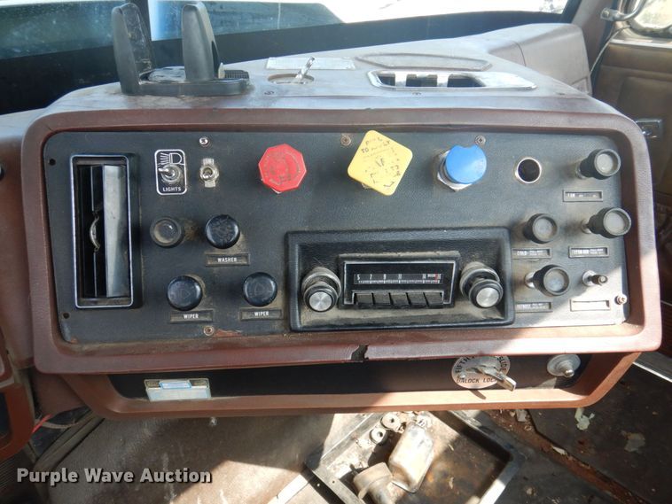 image for item DP5625 1980 White Road Boss 2  semi truck