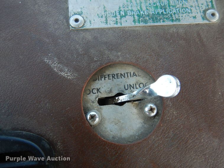 image for item DP5625 1980 White Road Boss 2  semi truck