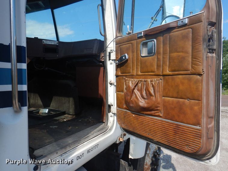 image for item DP5625 1980 White Road Boss 2  semi truck