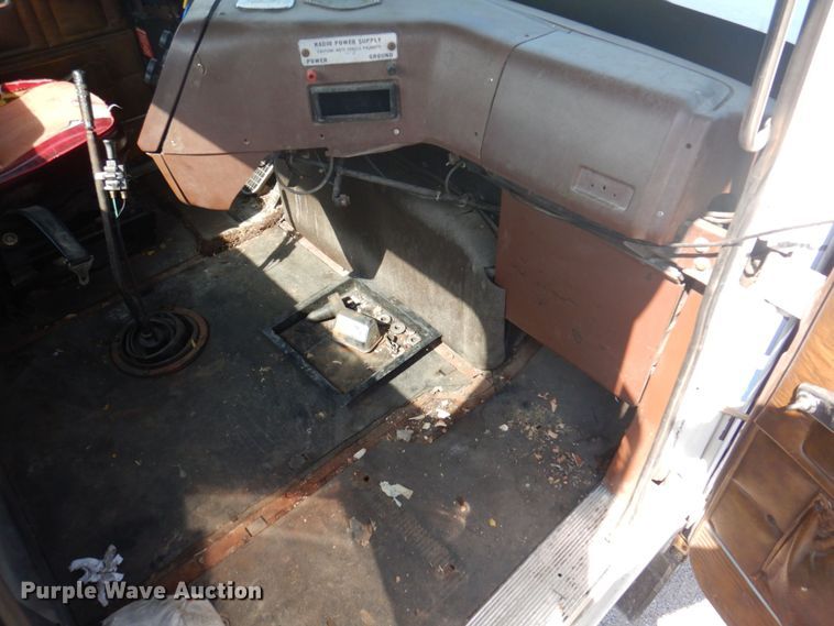 image for item DP5625 1980 White Road Boss 2  semi truck