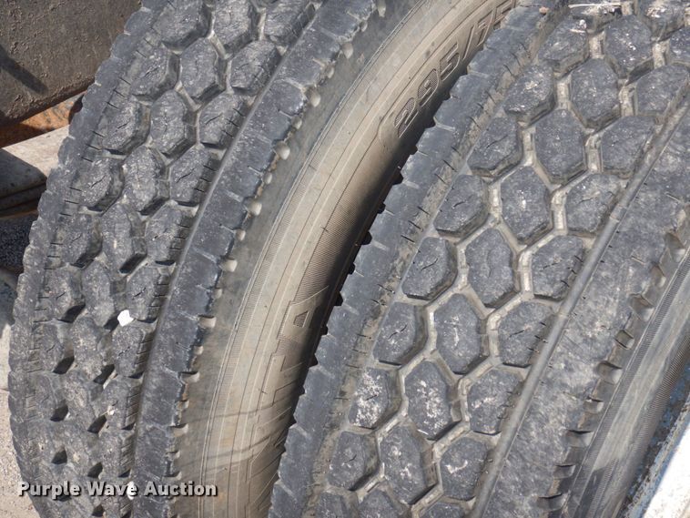 image for item DP5625 1980 White Road Boss 2  semi truck