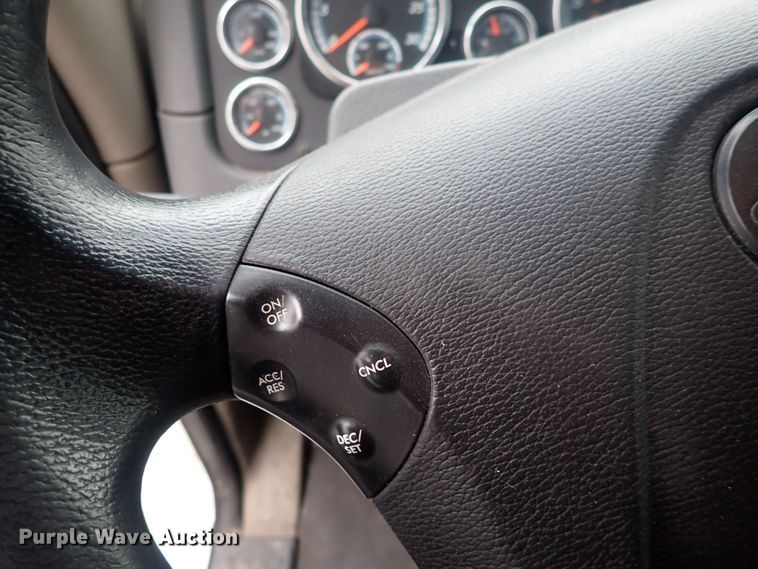 image for item DQ2975 2016 Freightliner Cascadia Evolution  semi truck