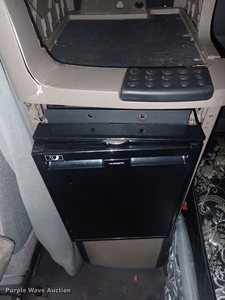 image for item DQ2975 2016 Freightliner Cascadia Evolution  semi truck