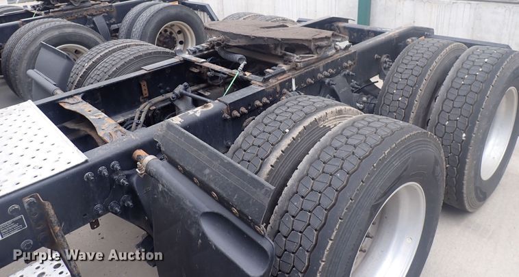 image for item DQ2975 2016 Freightliner Cascadia Evolution  semi truck