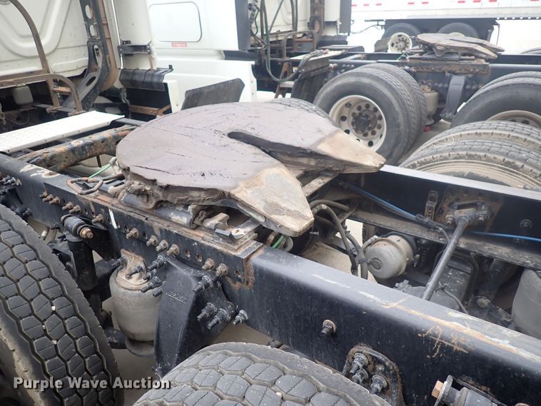 image for item DQ2975 2016 Freightliner Cascadia Evolution  semi truck