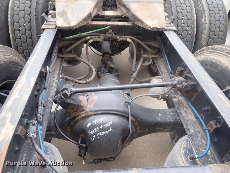 image for item DQ2975 2016 Freightliner Cascadia Evolution  semi truck