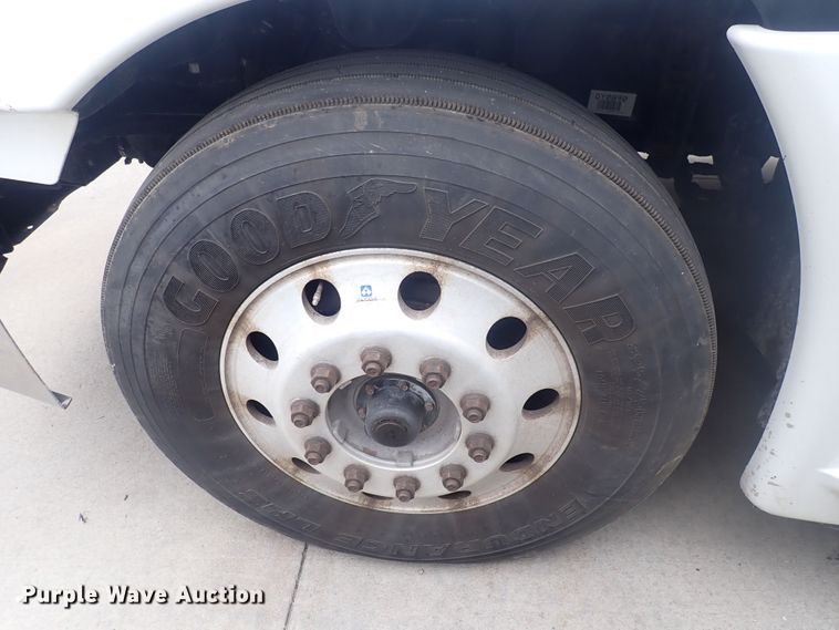 image for item DQ2975 2016 Freightliner Cascadia Evolution  semi truck