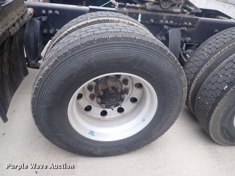 image for item DQ2975 2016 Freightliner Cascadia Evolution  semi truck