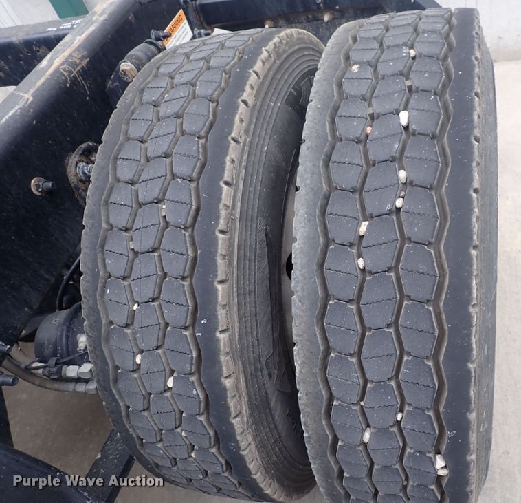 image for item DQ2975 2016 Freightliner Cascadia Evolution  semi truck