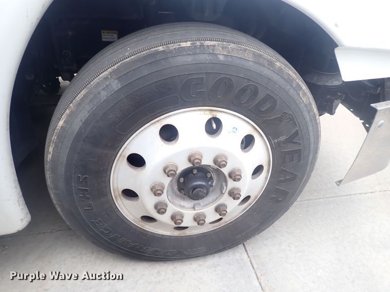 image for item DQ2975 2016 Freightliner Cascadia Evolution  semi truck