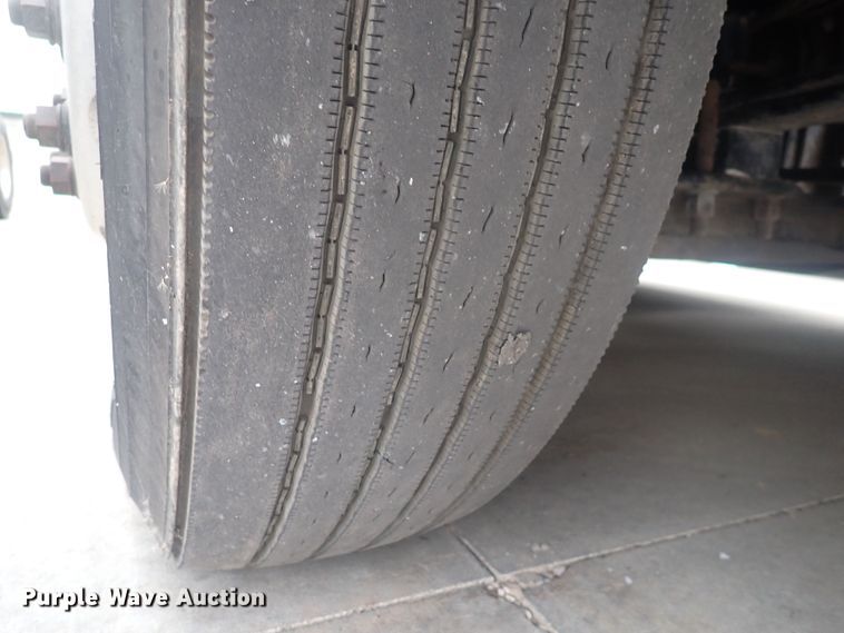 image for item DQ2975 2016 Freightliner Cascadia Evolution  semi truck