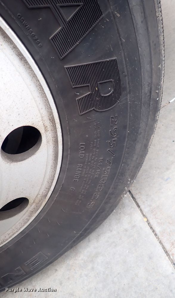 image for item DQ2975 2016 Freightliner Cascadia Evolution  semi truck