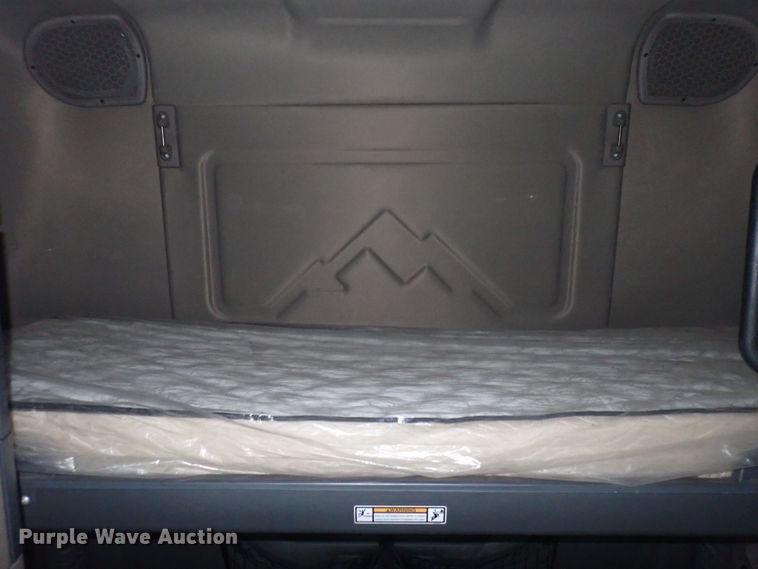 image for item DQ2976 2016 Freightliner Cascadia Evolution  semi truck