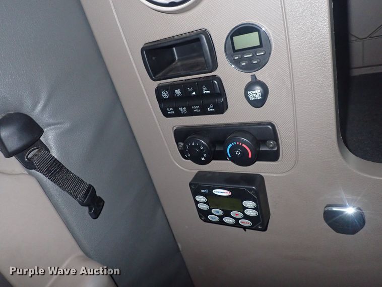 image for item DQ2976 2016 Freightliner Cascadia Evolution  semi truck