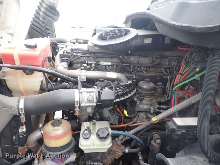 image for item DQ2976 2016 Freightliner Cascadia Evolution  semi truck