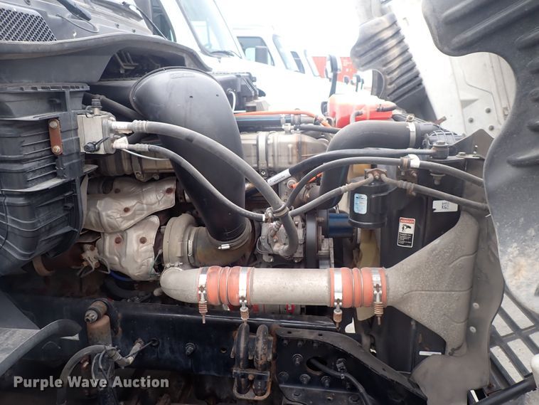 image for item DQ2976 2016 Freightliner Cascadia Evolution  semi truck