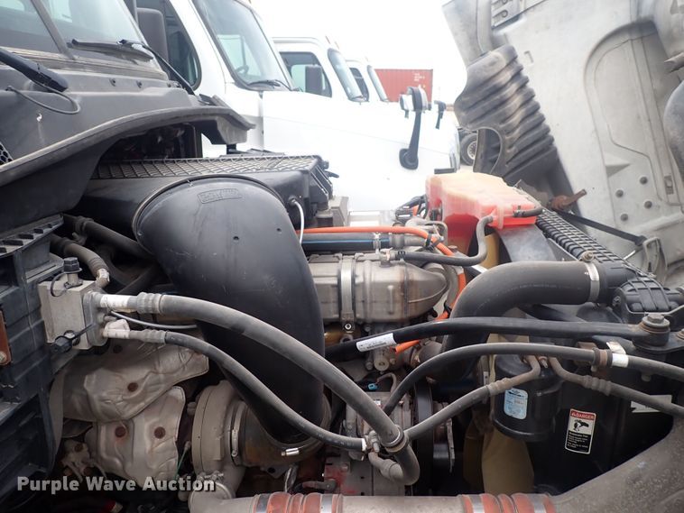 image for item DQ2976 2016 Freightliner Cascadia Evolution  semi truck