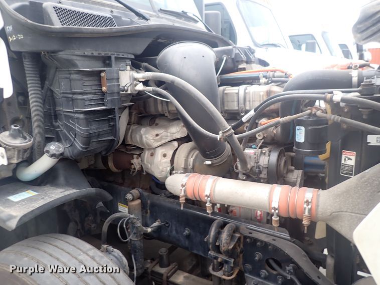 image for item DQ2976 2016 Freightliner Cascadia Evolution  semi truck