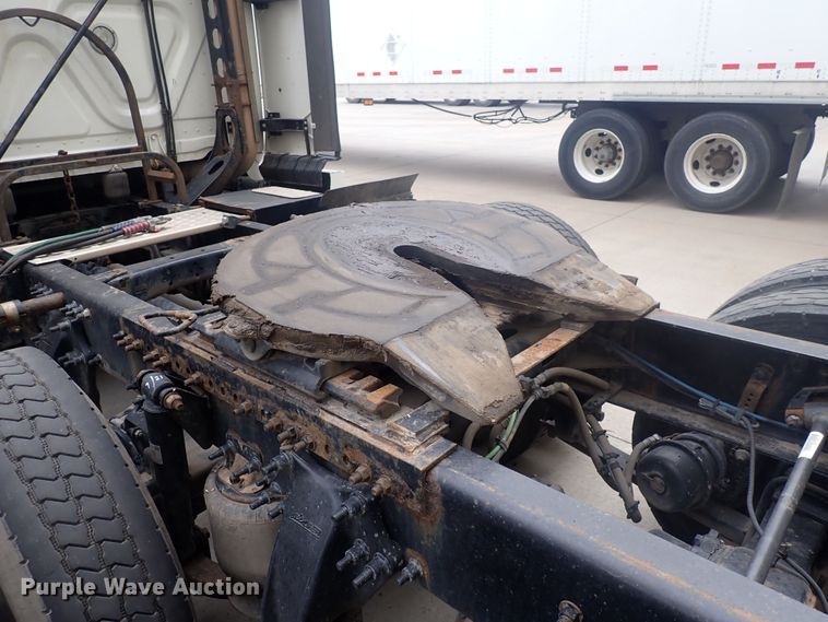 image for item DQ2976 2016 Freightliner Cascadia Evolution  semi truck