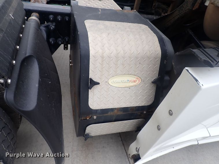 image for item DQ2976 2016 Freightliner Cascadia Evolution  semi truck