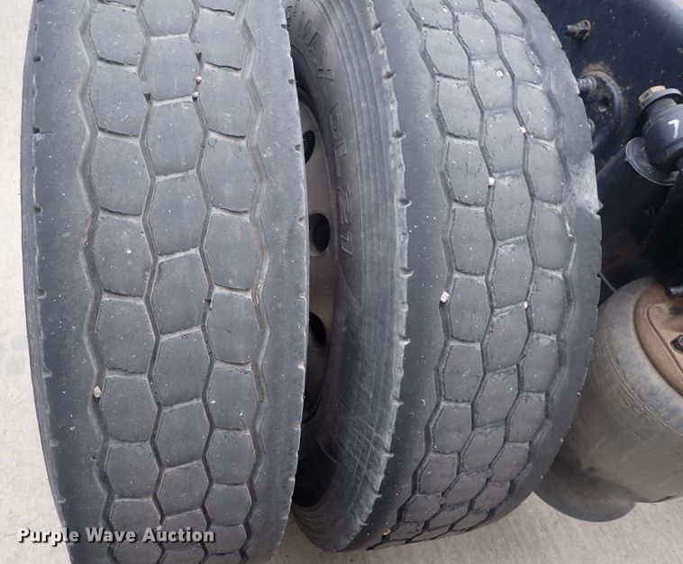 image for item DQ2976 2016 Freightliner Cascadia Evolution  semi truck