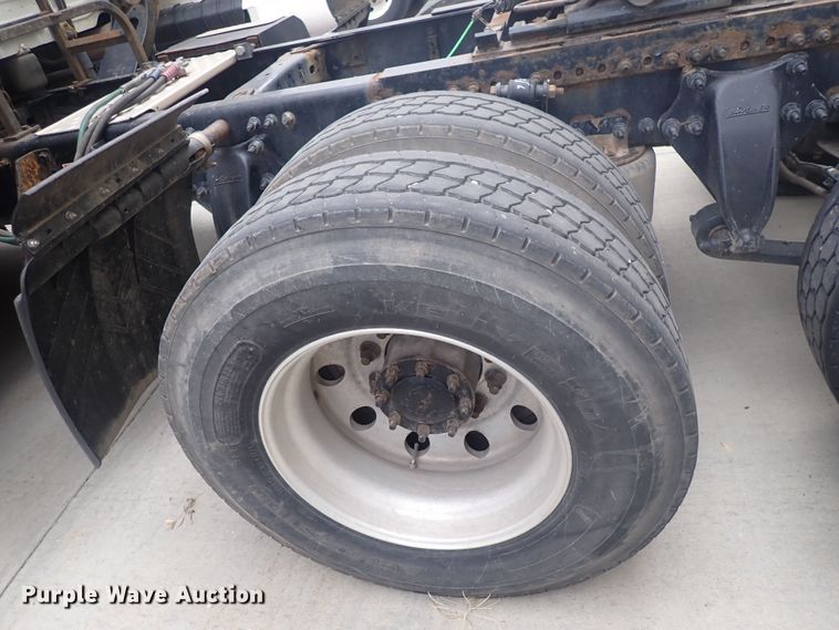 image for item DQ2976 2016 Freightliner Cascadia Evolution  semi truck