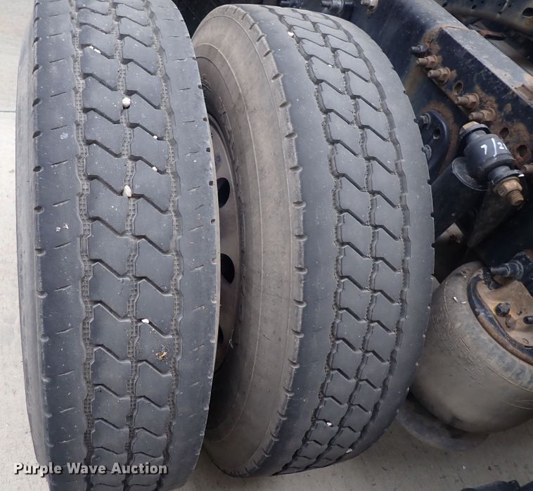 image for item DQ2976 2016 Freightliner Cascadia Evolution  semi truck