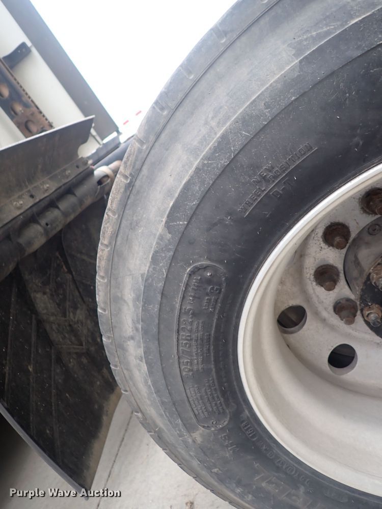 image for item DQ2976 2016 Freightliner Cascadia Evolution  semi truck