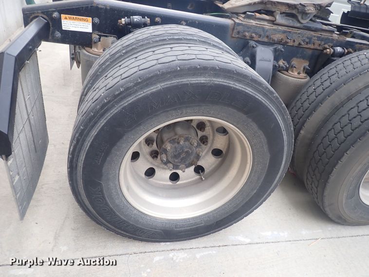 image for item DQ2976 2016 Freightliner Cascadia Evolution  semi truck