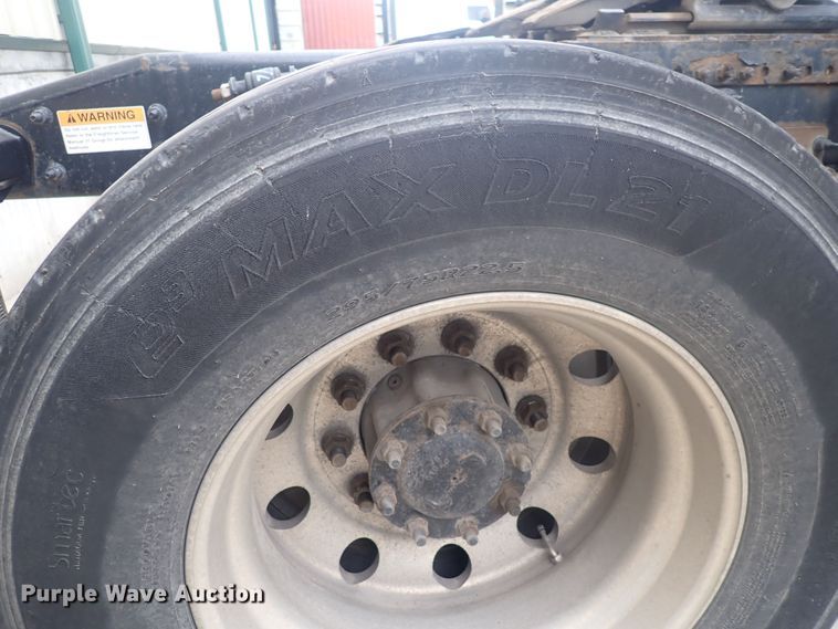 image for item DQ2976 2016 Freightliner Cascadia Evolution  semi truck