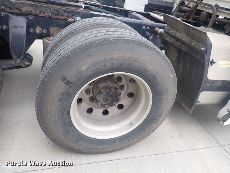 image for item DQ2976 2016 Freightliner Cascadia Evolution  semi truck