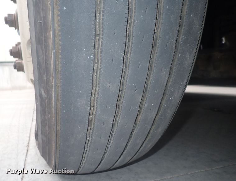 image for item DQ2976 2016 Freightliner Cascadia Evolution  semi truck