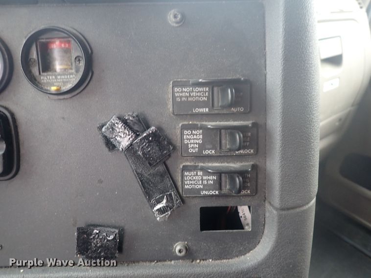 image for item DQ2977 2014 Freightliner Cascadia Evolution  semi truck