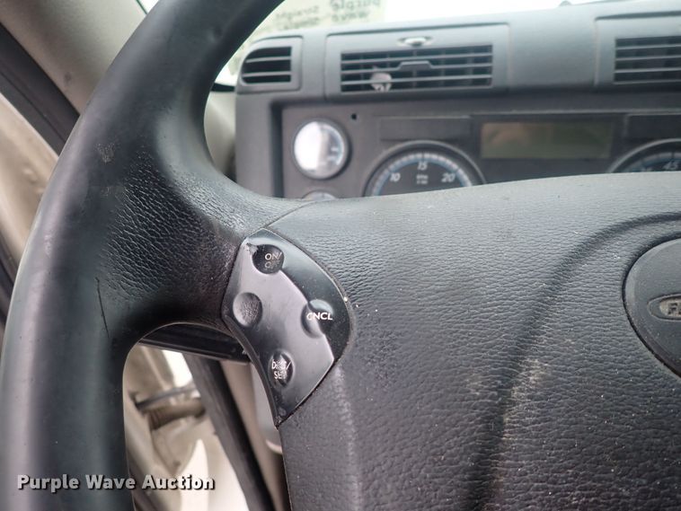 image for item DQ2977 2014 Freightliner Cascadia Evolution  semi truck