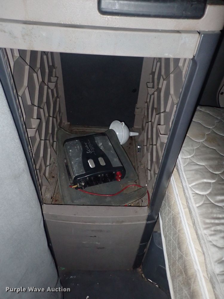 image for item DQ2977 2014 Freightliner Cascadia Evolution  semi truck