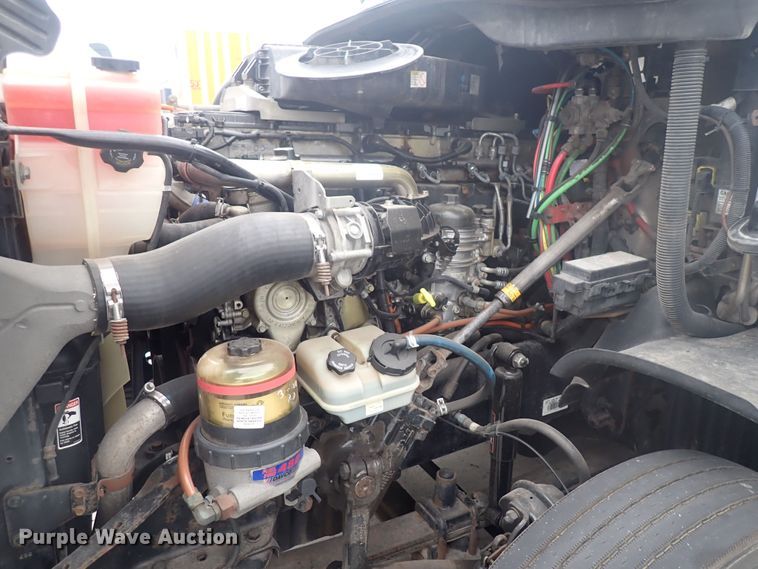 image for item DQ2977 2014 Freightliner Cascadia Evolution  semi truck