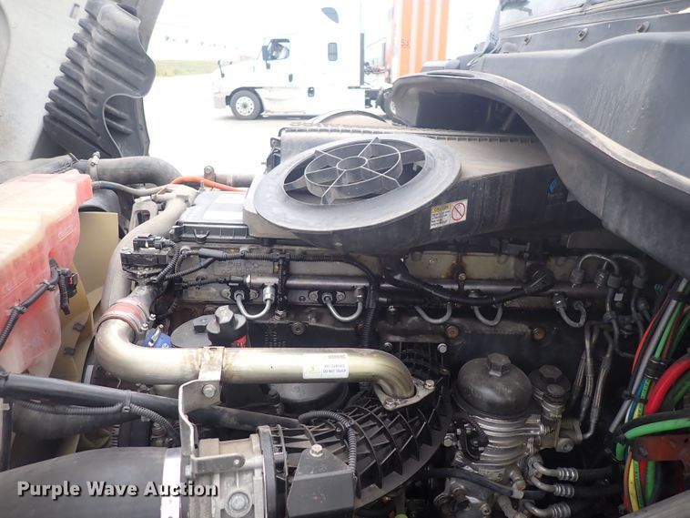 image for item DQ2977 2014 Freightliner Cascadia Evolution  semi truck