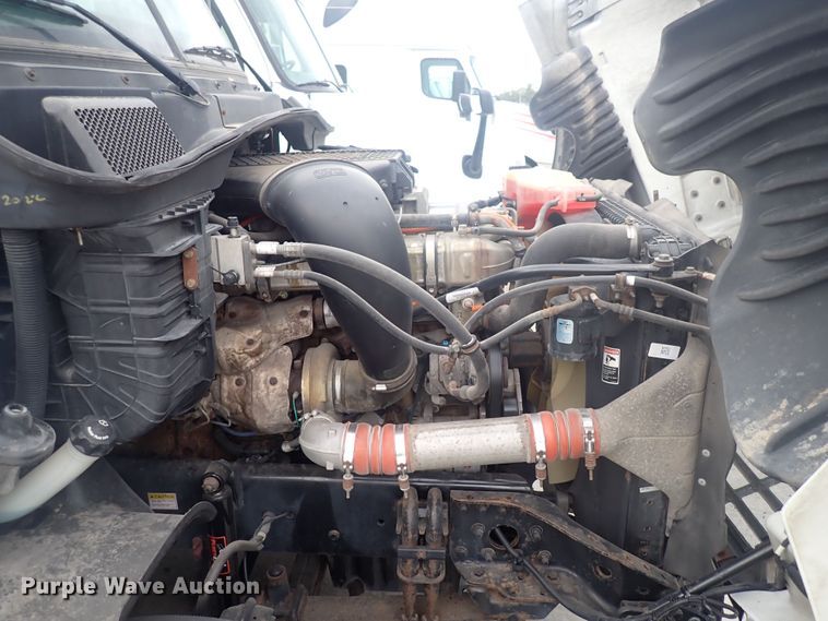 image for item DQ2977 2014 Freightliner Cascadia Evolution  semi truck