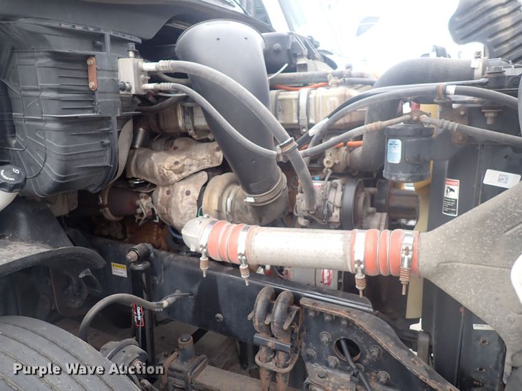 image for item DQ2977 2014 Freightliner Cascadia Evolution  semi truck