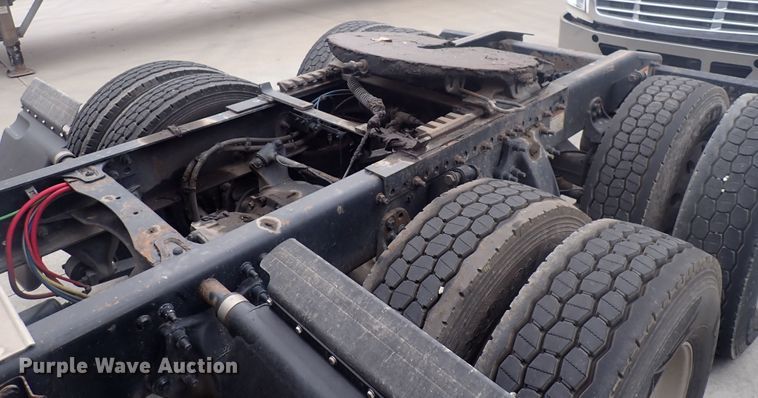 image for item DQ2977 2014 Freightliner Cascadia Evolution  semi truck