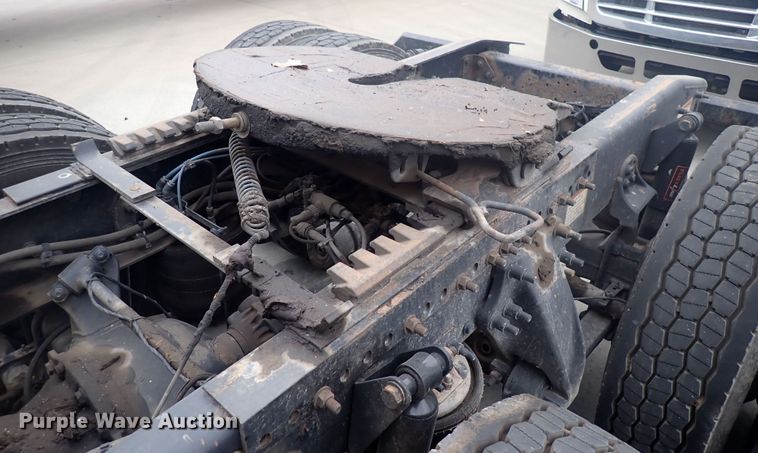 image for item DQ2977 2014 Freightliner Cascadia Evolution  semi truck