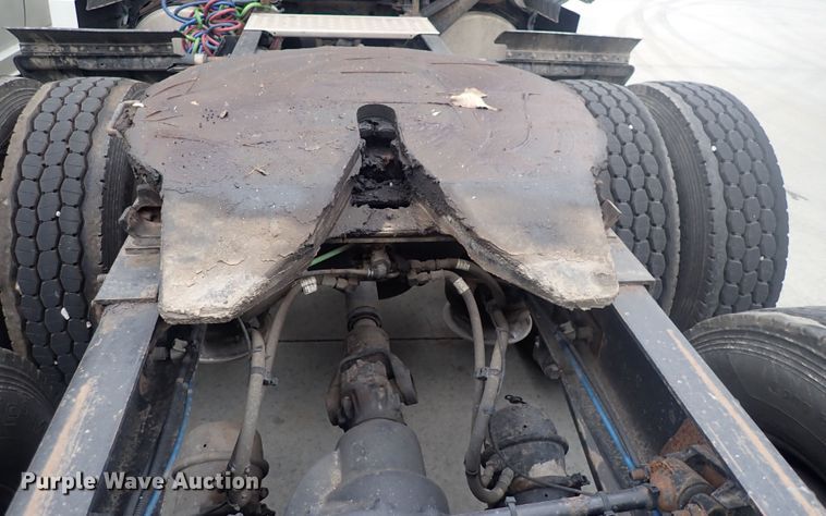 image for item DQ2977 2014 Freightliner Cascadia Evolution  semi truck