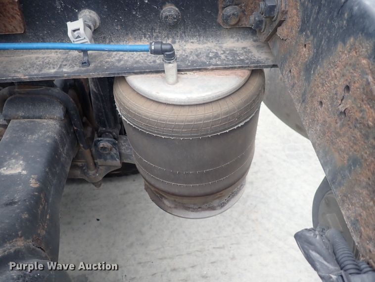 image for item DQ2977 2014 Freightliner Cascadia Evolution  semi truck