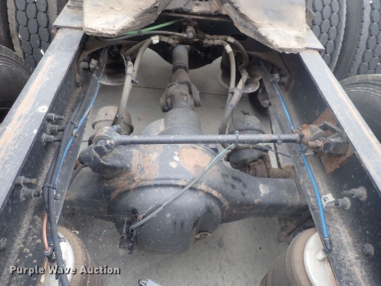 image for item DQ2977 2014 Freightliner Cascadia Evolution  semi truck